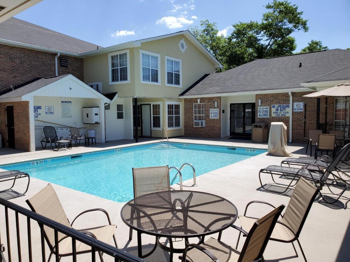 Quality Inn & Suites Lexington Esterno foto