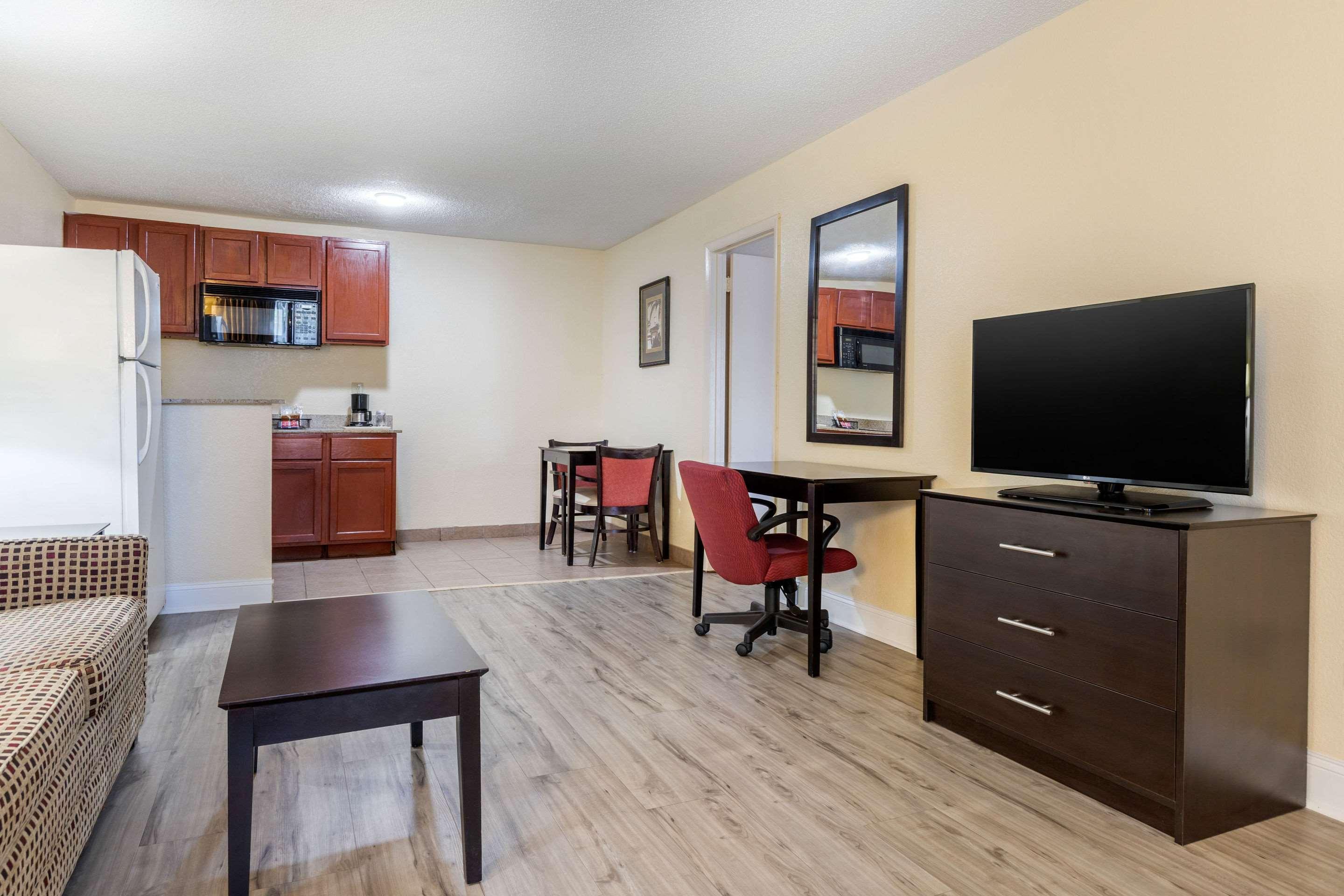 Quality Inn & Suites Lexington Esterno foto