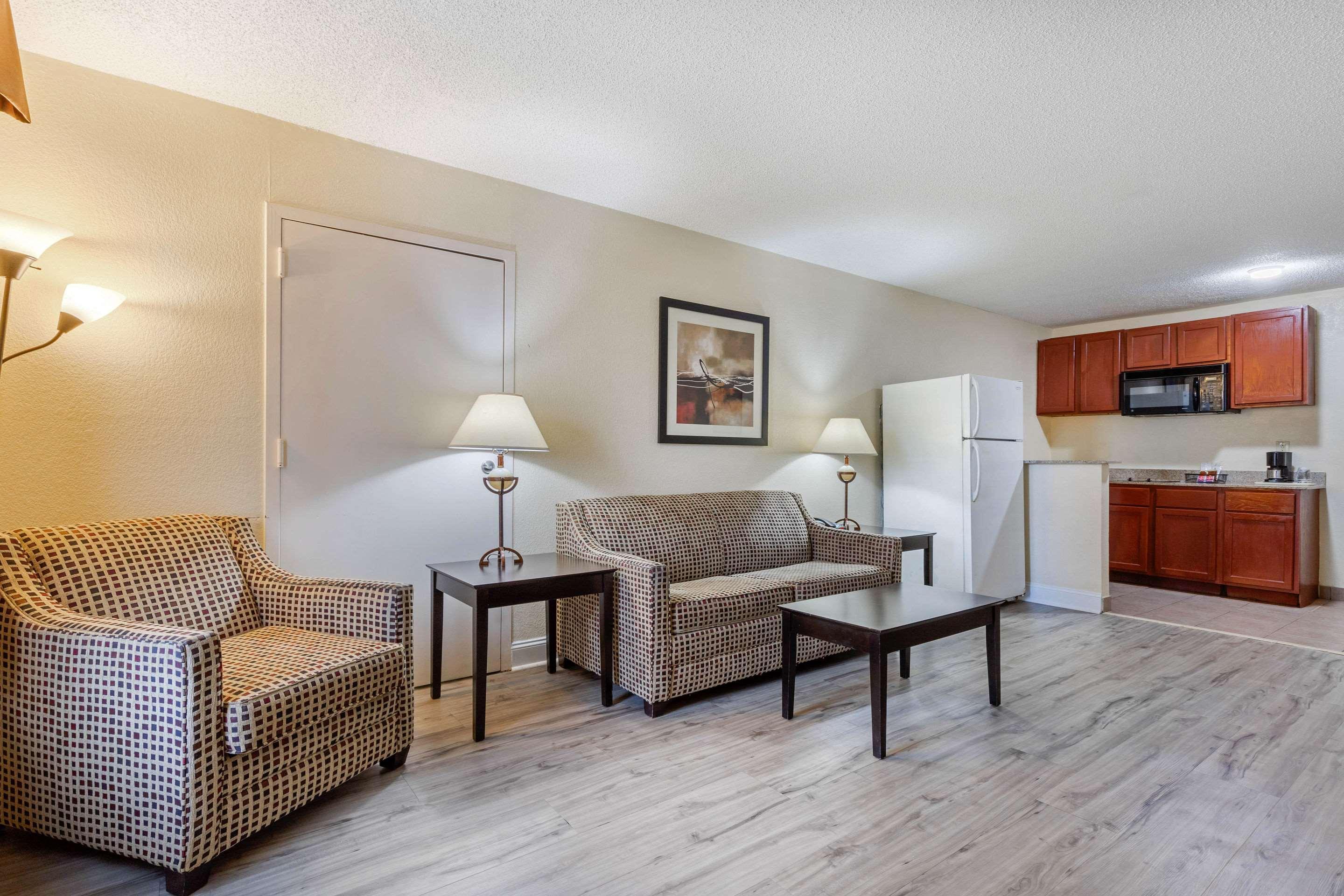 Quality Inn & Suites Lexington Esterno foto