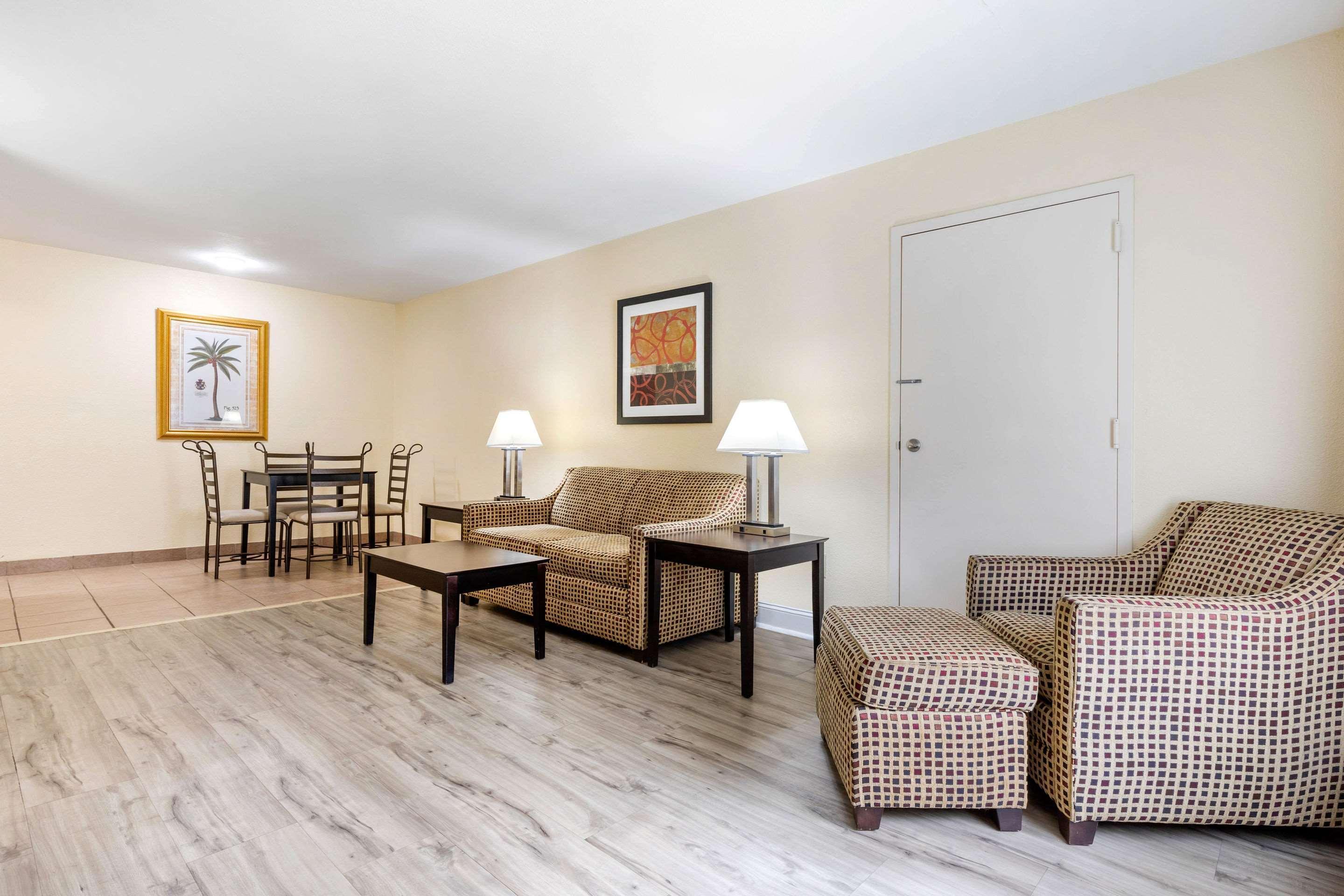 Quality Inn & Suites Lexington Esterno foto
