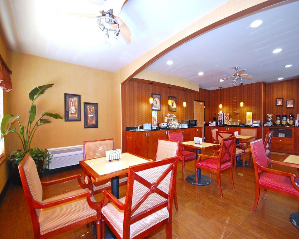 Quality Inn & Suites Lexington Esterno foto