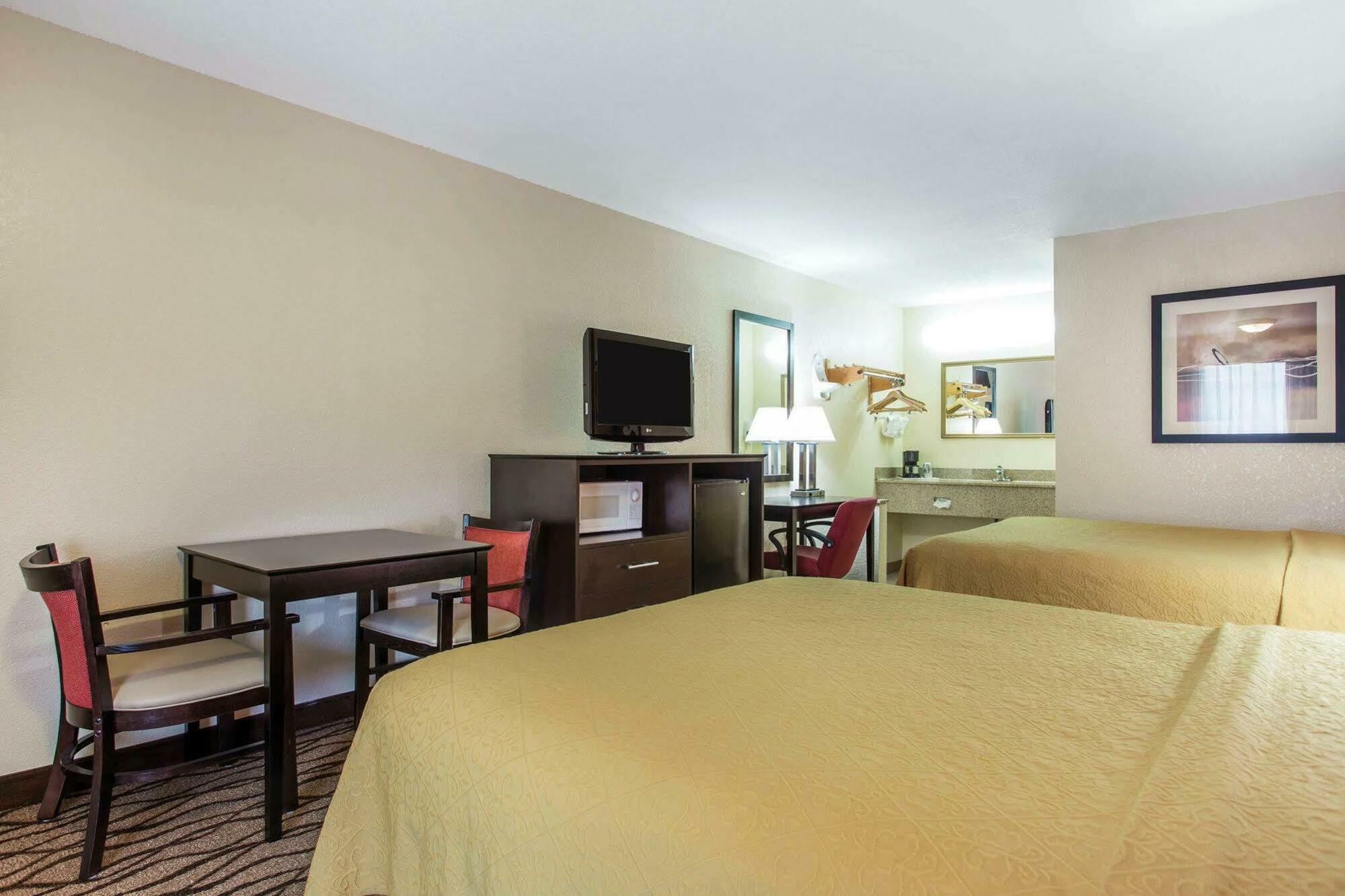 Quality Inn & Suites Lexington Esterno foto